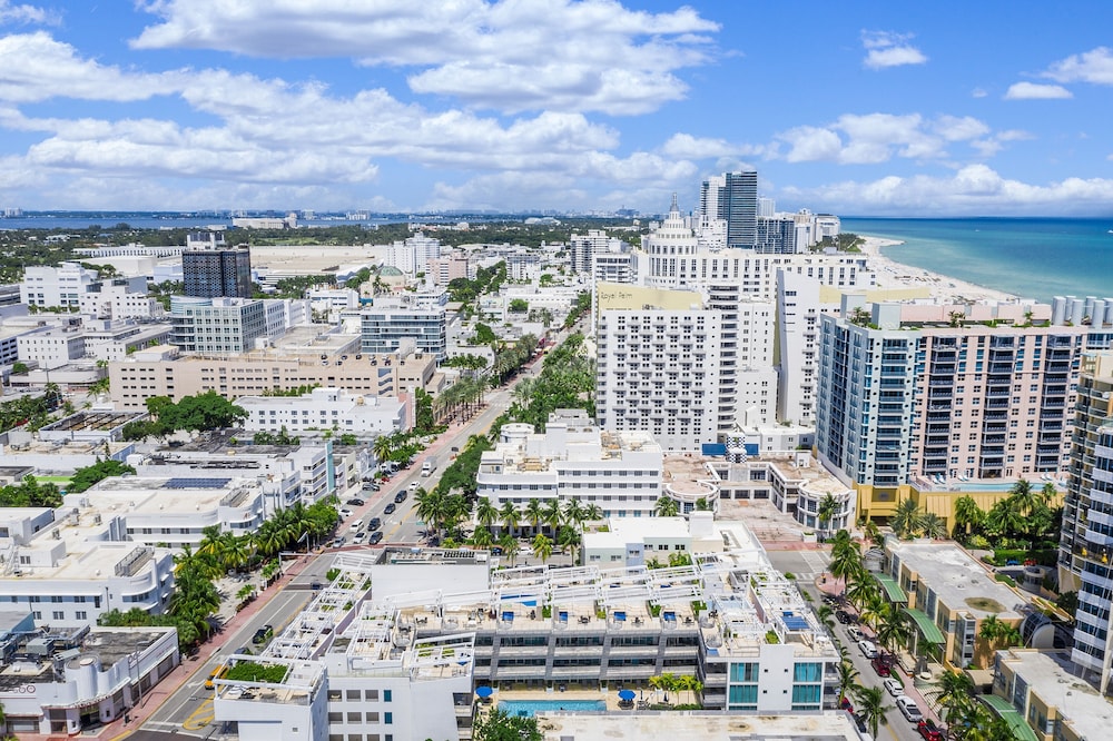 Penthouse De Soleil South Beach - On Ocean Drive Miami Beach Studio Bedroom Condo by RedAwning