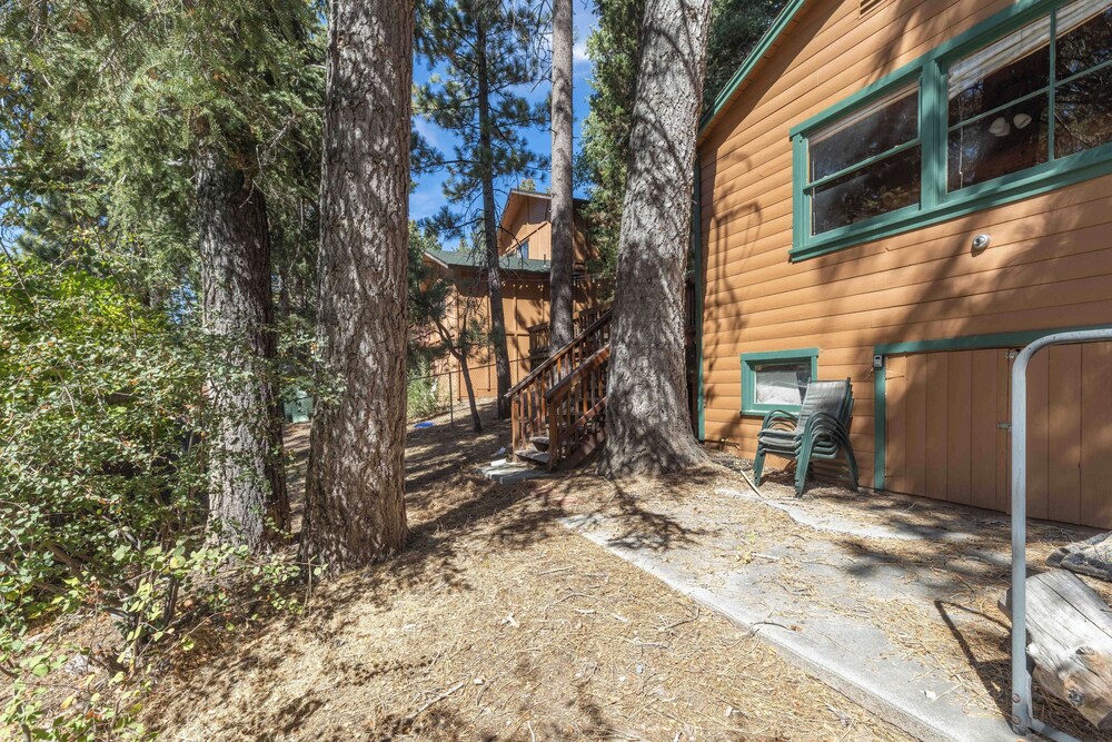 True Big Bear Lake Cabin with jacuzzi