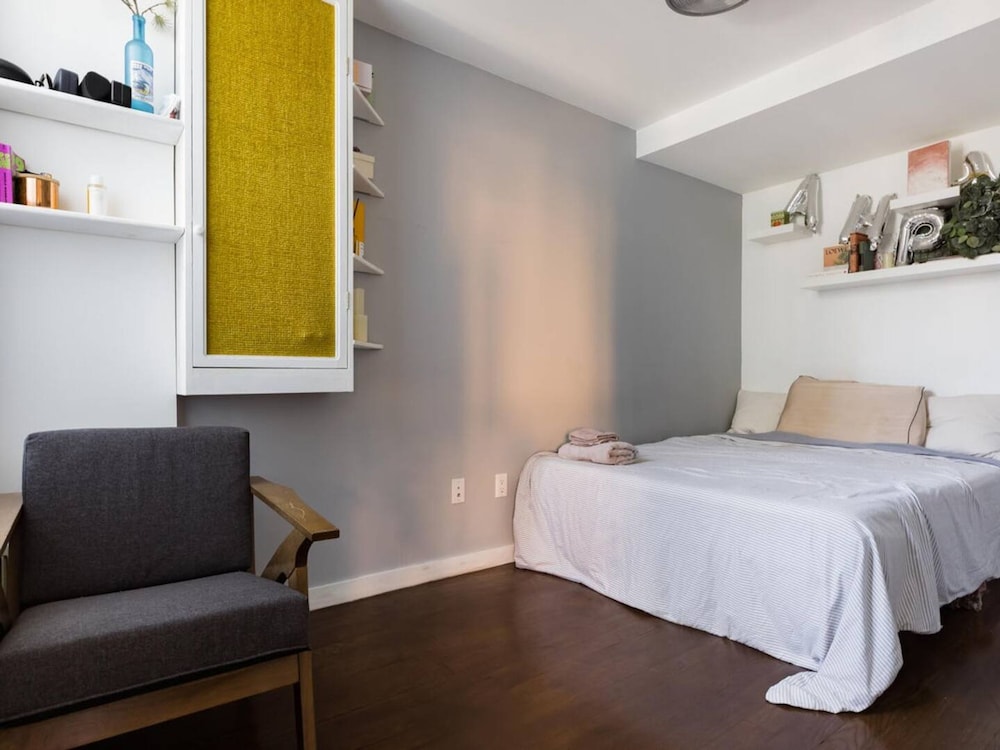 Dekalb by Rove Travel Duplex Loft w Terrace