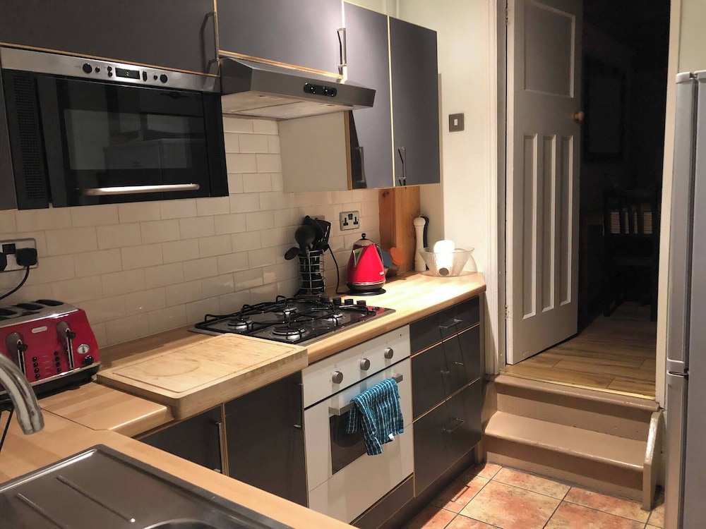 Charming 2 Bedroom Apartment in Gateshead, Close to Newcastle City Centre