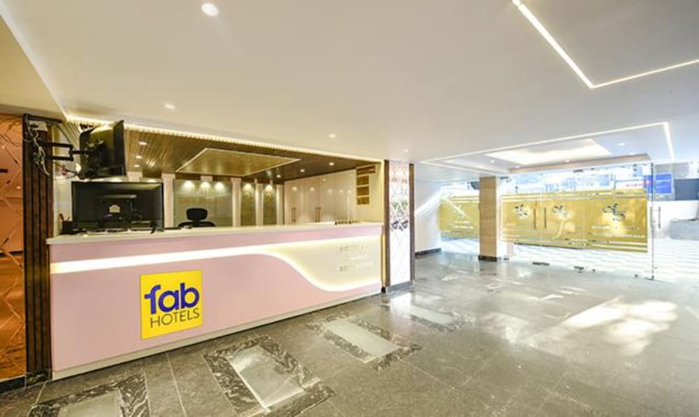 Lobby & Reception