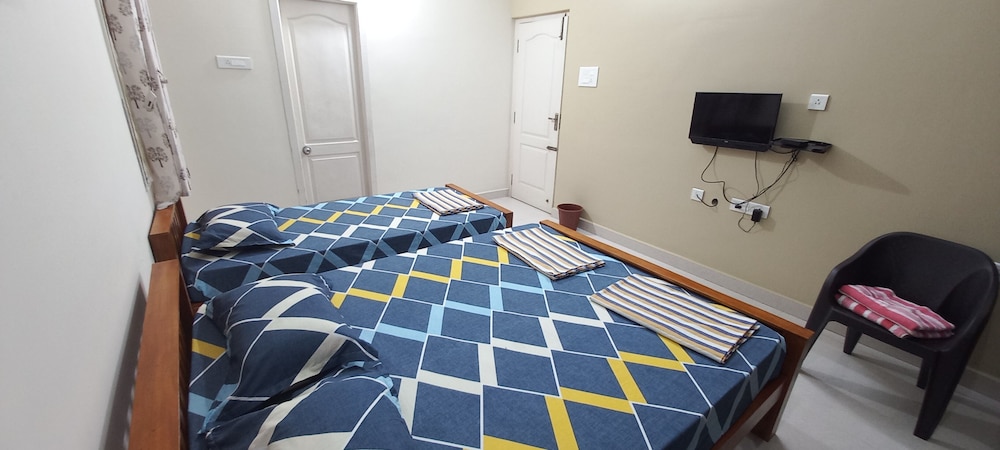Shantham Service Apartments Indumangar view 5