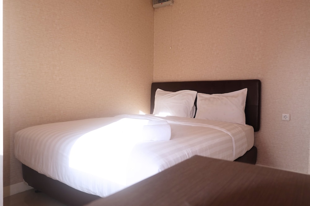 Good Apartment At Green Pramuka City view 5