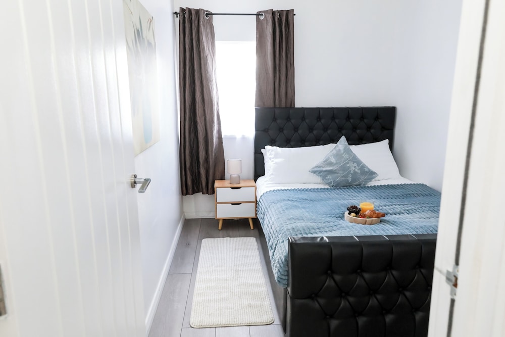 4 Guests - 2 Bedrooms - City Escape Retreat