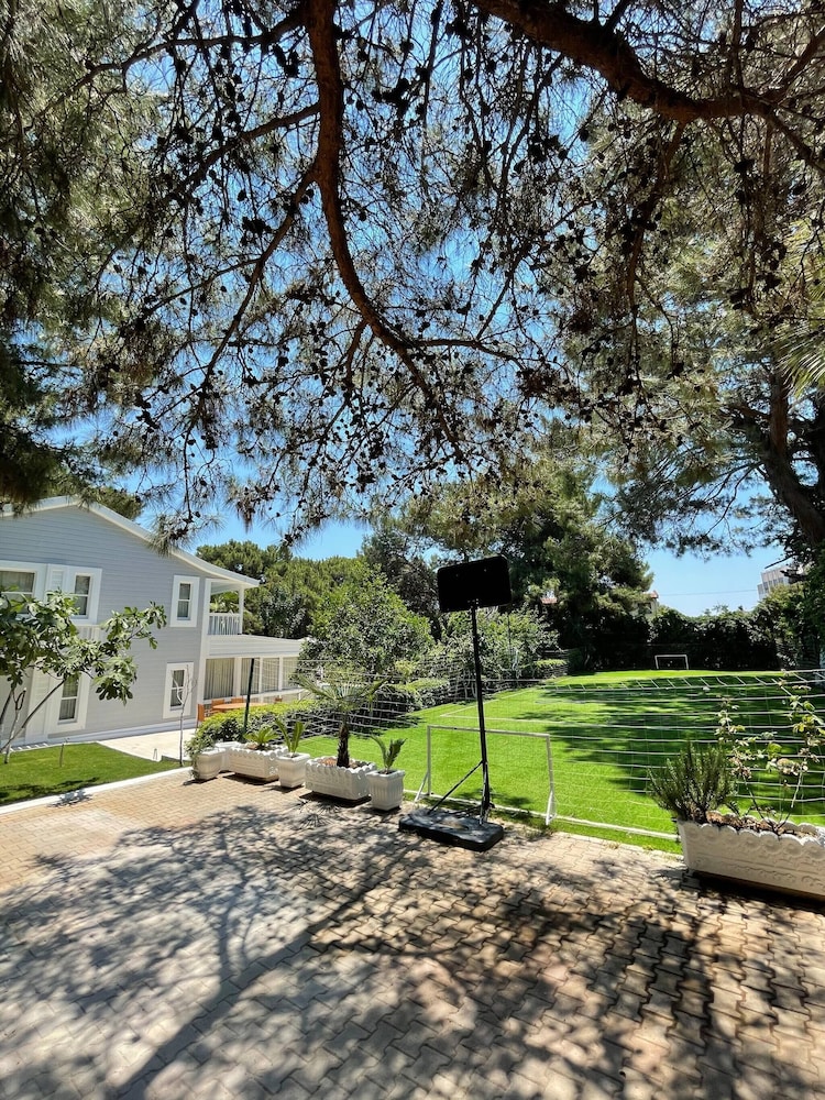 Very Special Villa, 6 and 3 Great For Family Reunions