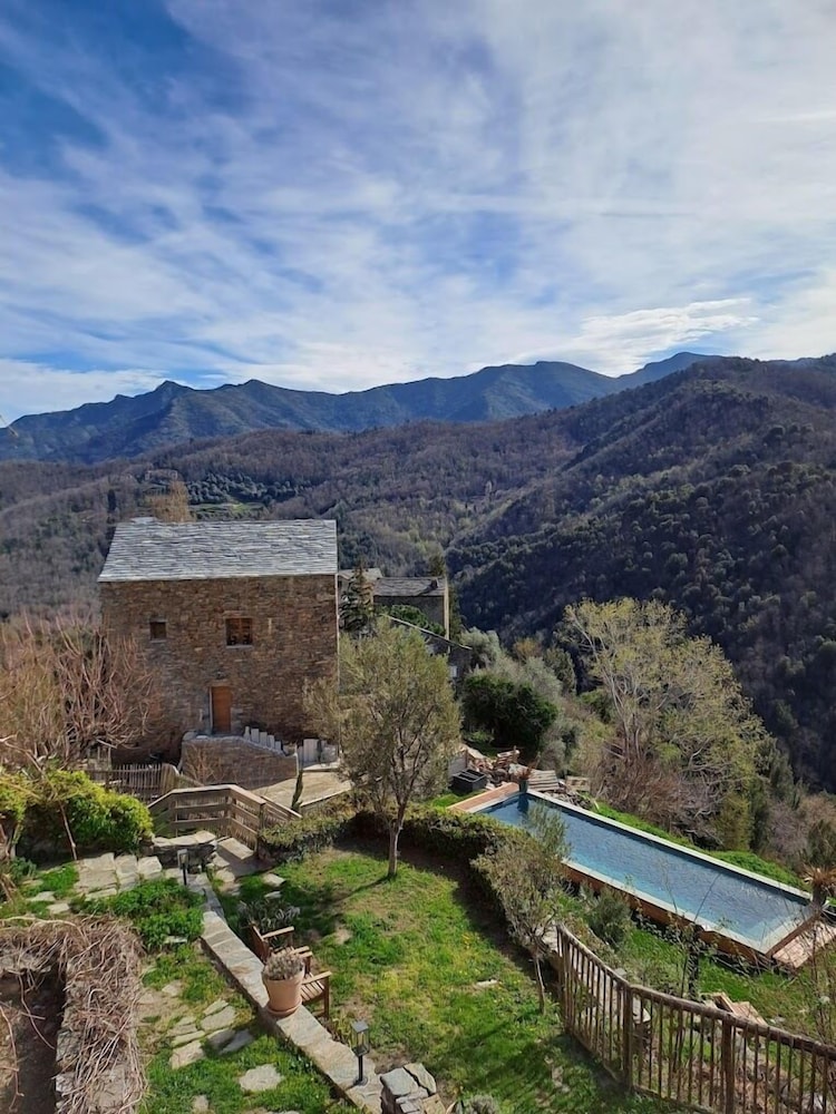 Casa Surgente