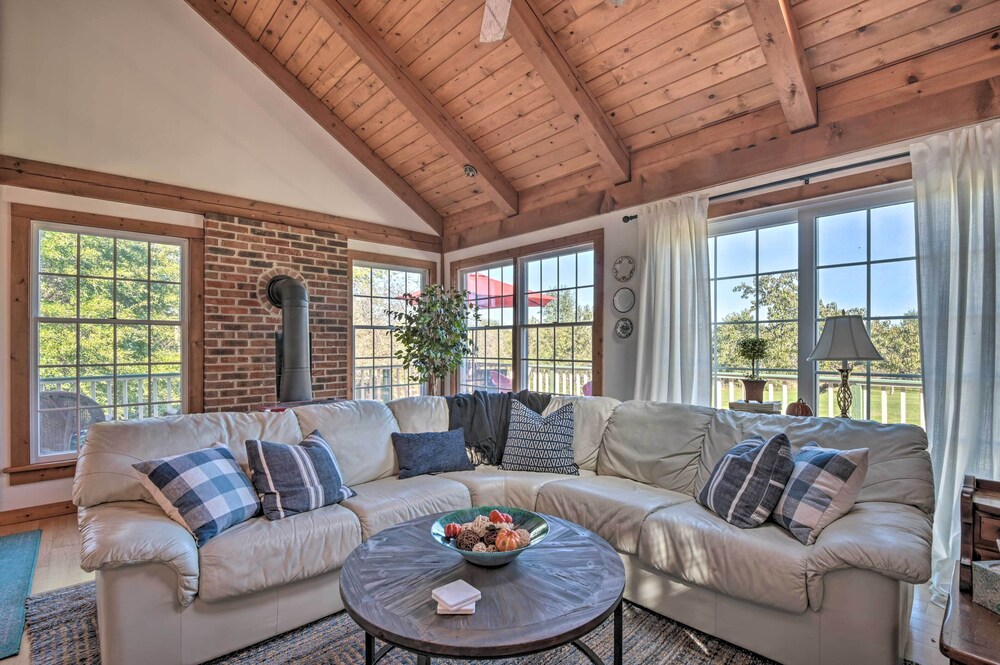 Lovettsville Cottage in Heart of Wine Country - Property Image 20
