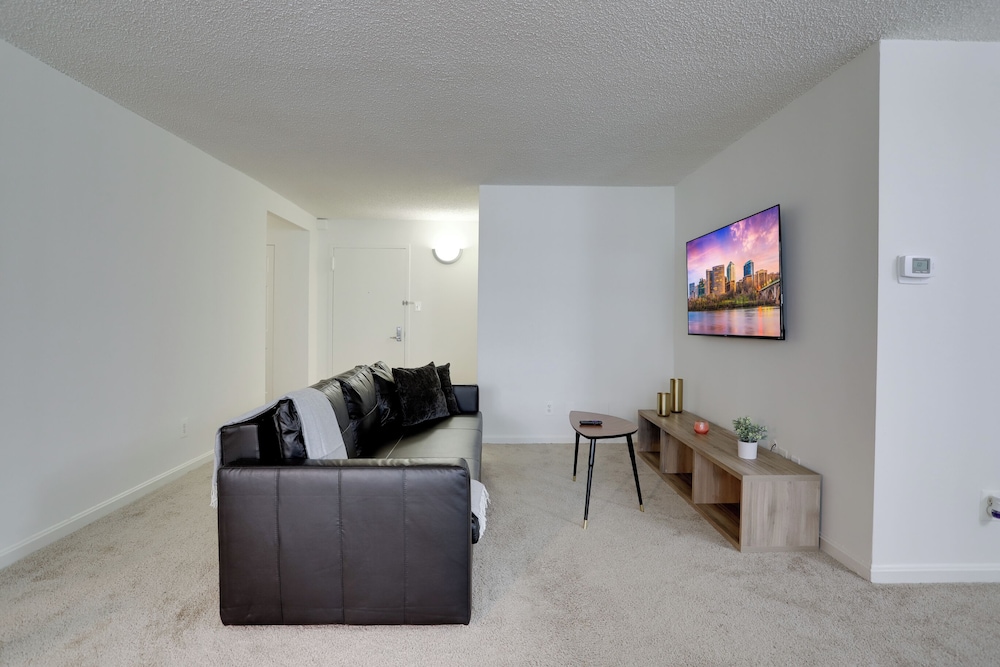 DC Airport Metroline Apartments
