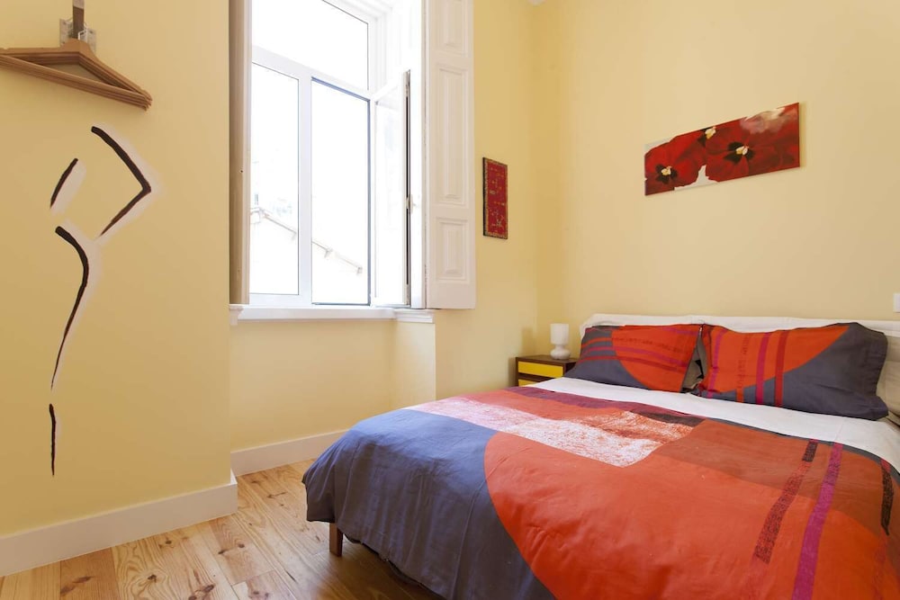 2 Bedroom Apartment Located Heart of Lisbon City