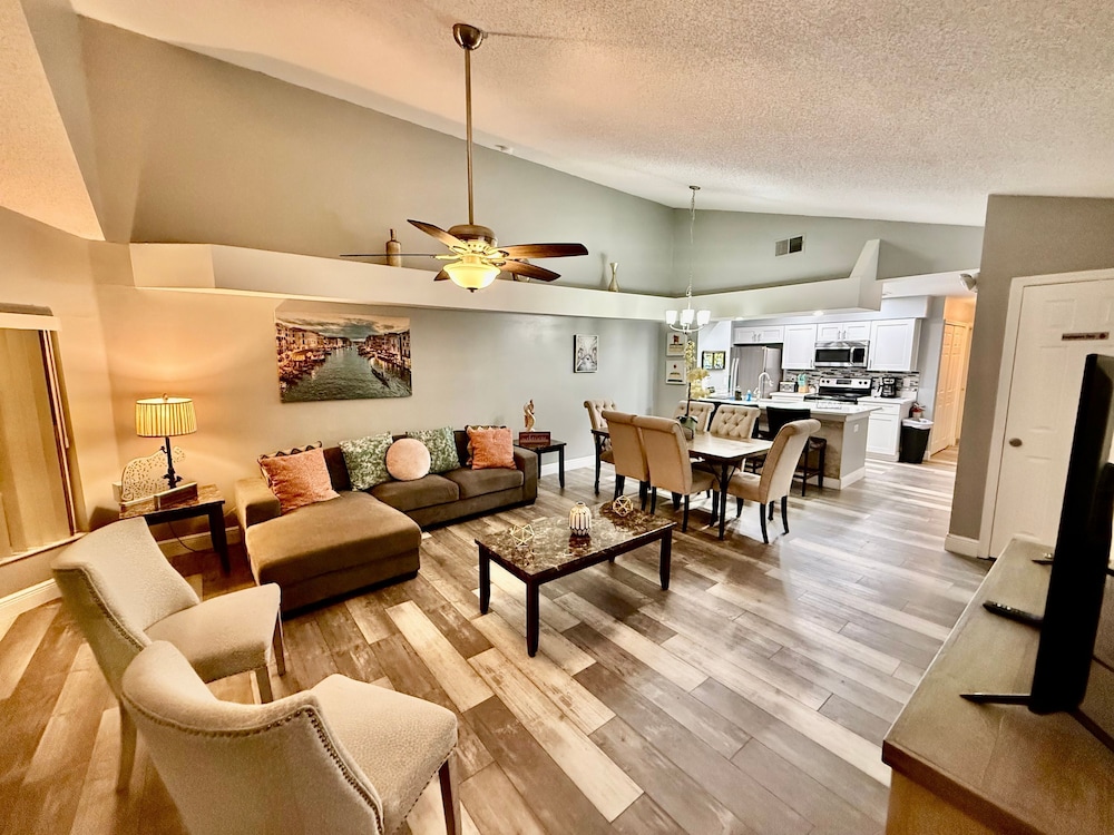 Grand Laguna 3BR Penthouse Near Universal Parks