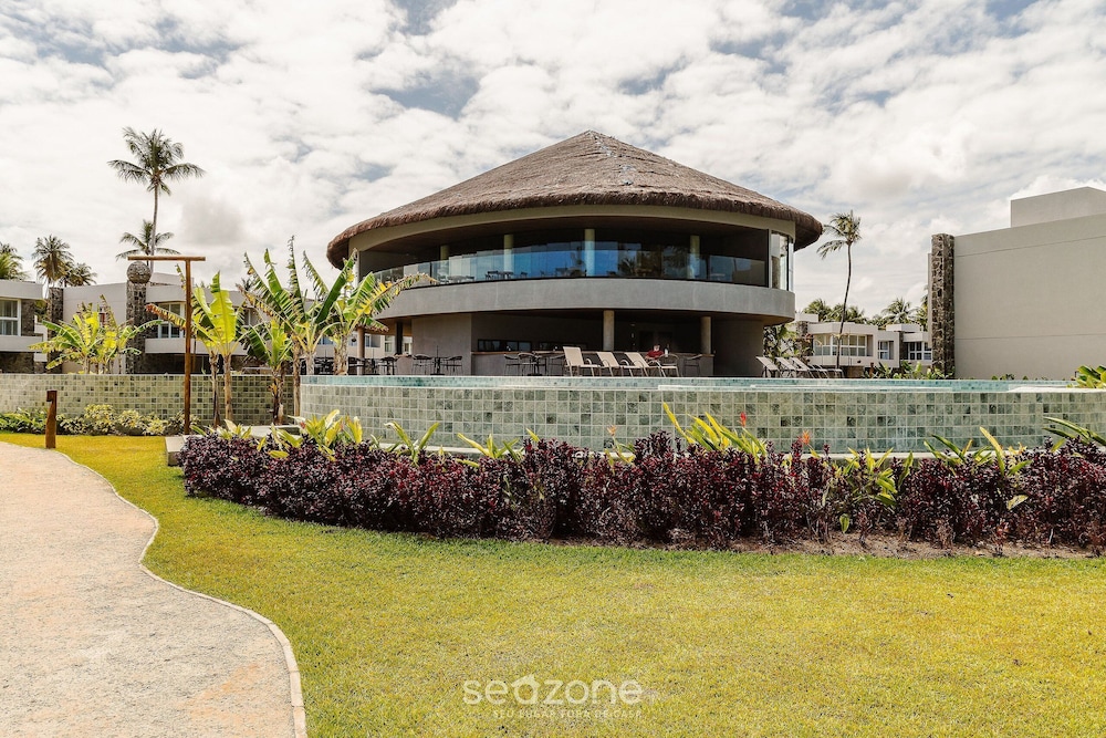 House With Pool at Praia do Marceneiro Nluh0008