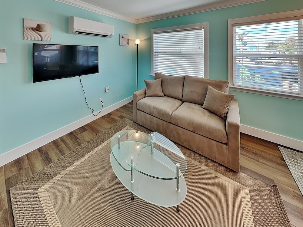 The Tides Retreat by Distinctive Beach Rentals