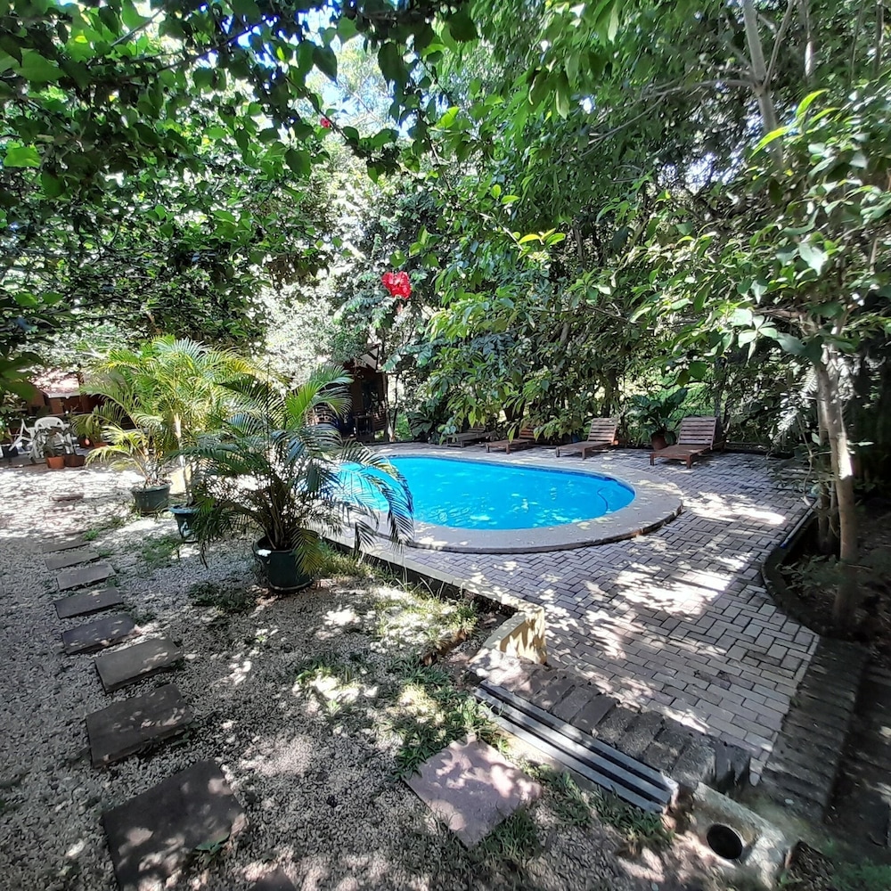 Hotel Cabinas La Playa