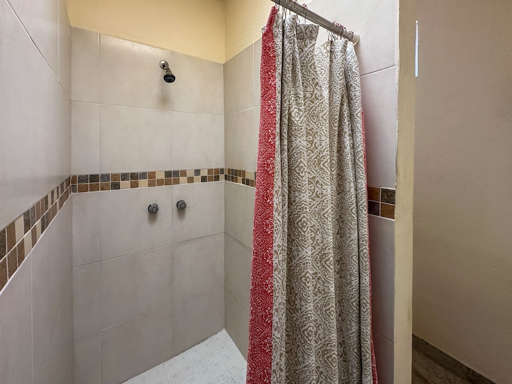 Casita With Excellent in Town Location