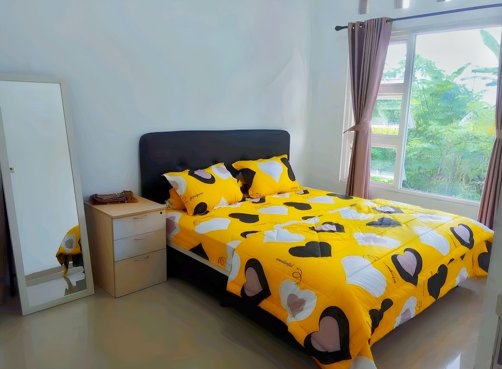 Jogja Homestay 354 view 2