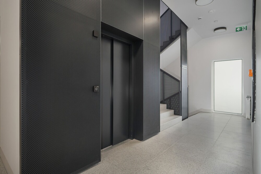 Elegant Apartment in Poznan by Renters view 3