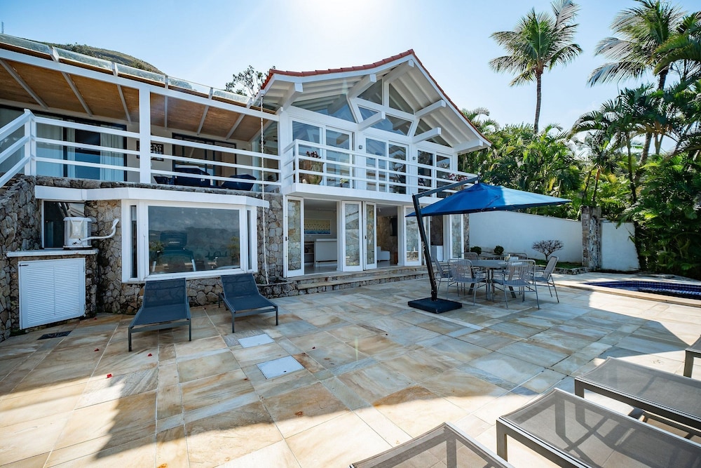 Angra - Mombaça | Mansão Espetacular Beira-Mar, 7 Suites - por Casapē Rio