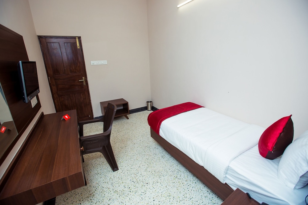 OYO 10789 Hotel Ranga Inn