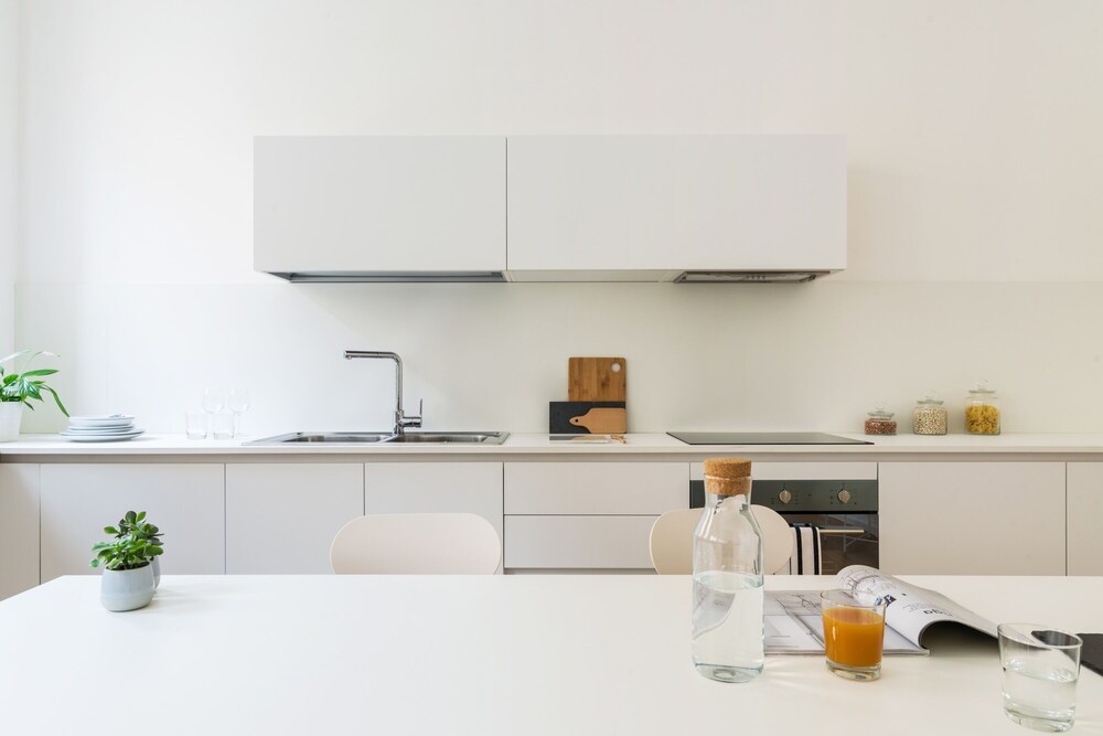 JOIVY Lovely 1-Bed W/Balcony & Parking