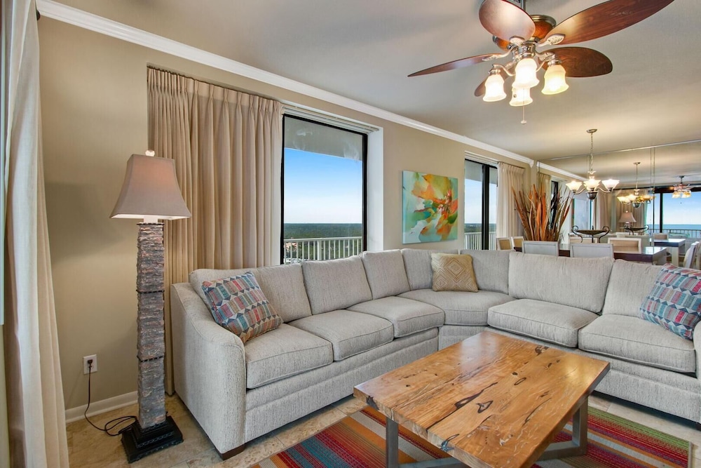Pelican Pointe 1406