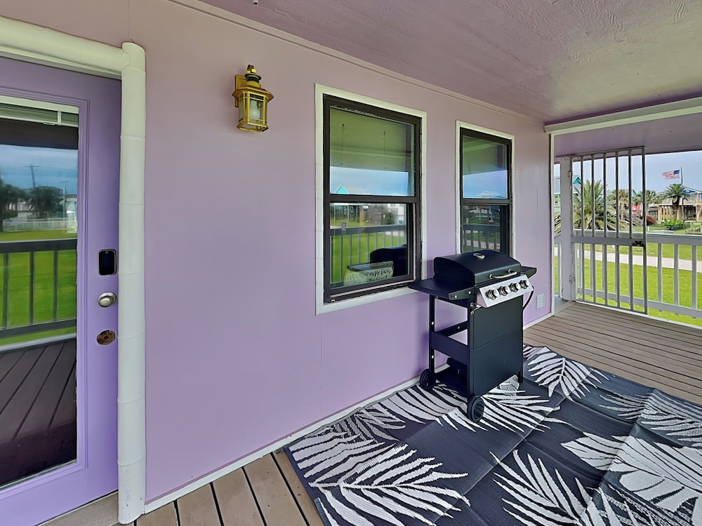 Beachside Tiki Hut by Ryson Vacation Rentals