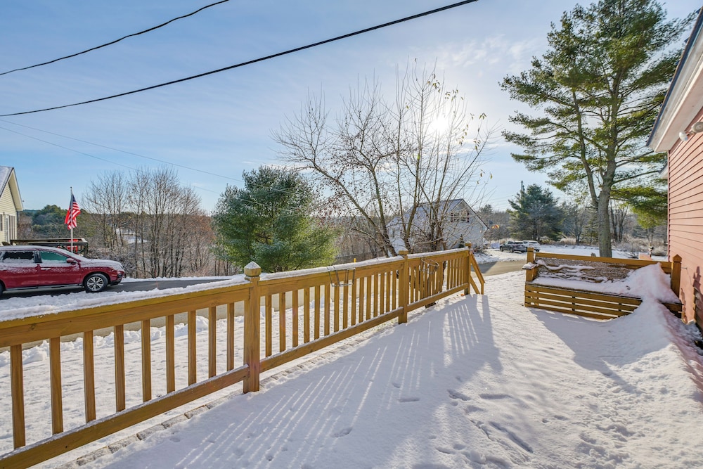 Close to Dtwn Bangor: Inviting Maine Home