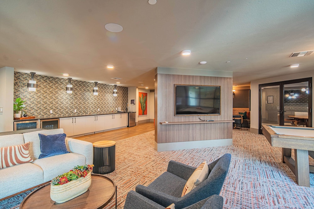 ROVE LIVING/KB - Scottsdale Grand