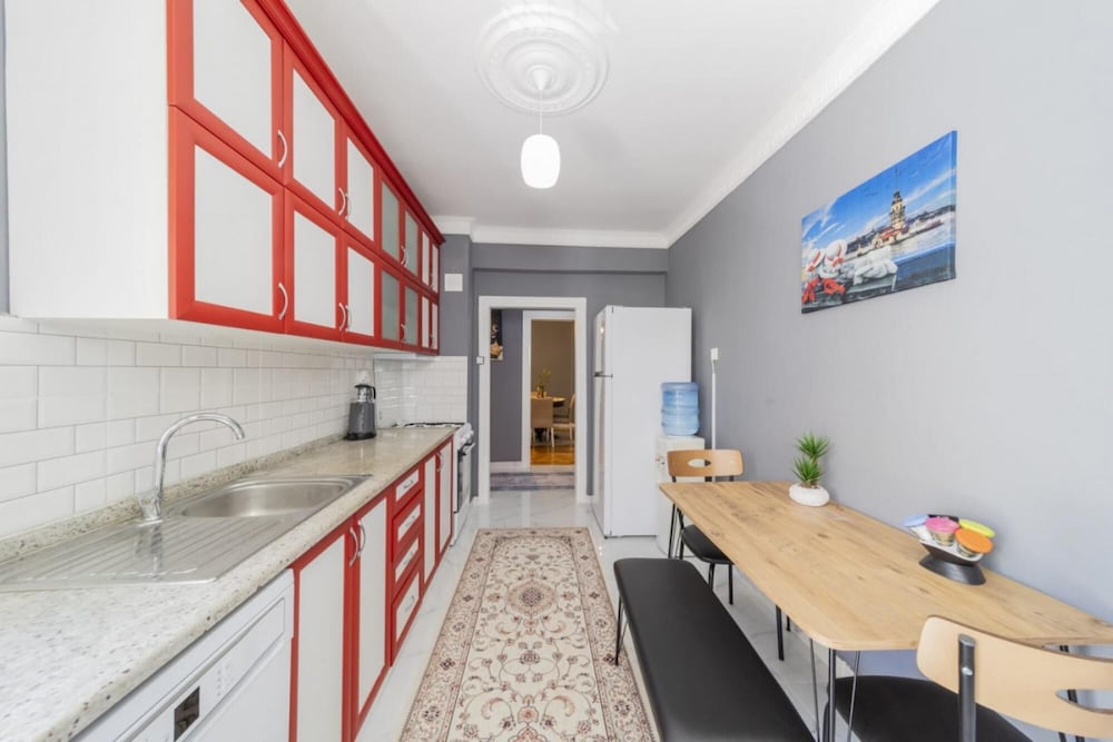 Central Flat Close to the Beach in Muratpasa