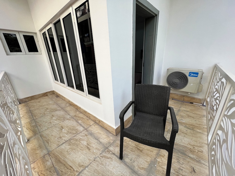 FURNISHED APARTMENTS
