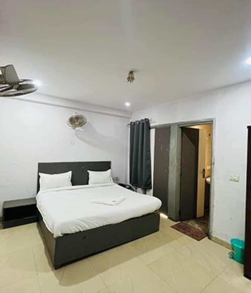Fabhotel Jaipahari Palace