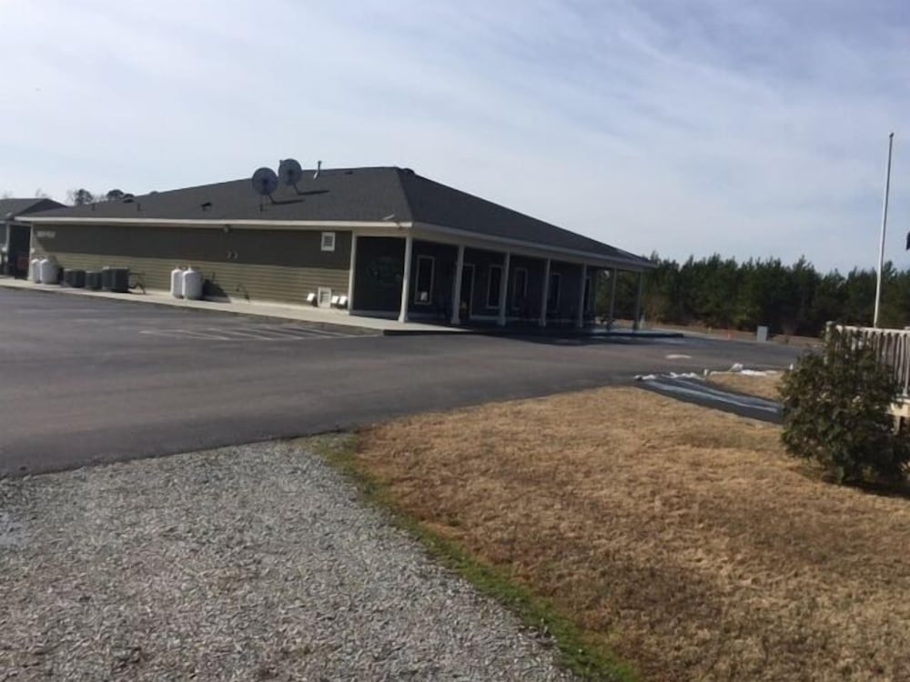 Roanoke Rapids Vacations - RV Resort At Carolina Crossroads - Property Image 11
