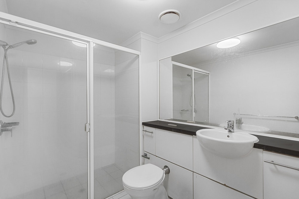 Stylish Brisbane Stay With Pool and Gym Access
