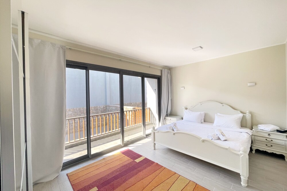 Mere & Minimal 3 BDR Townhouse @ Bali El Gouna