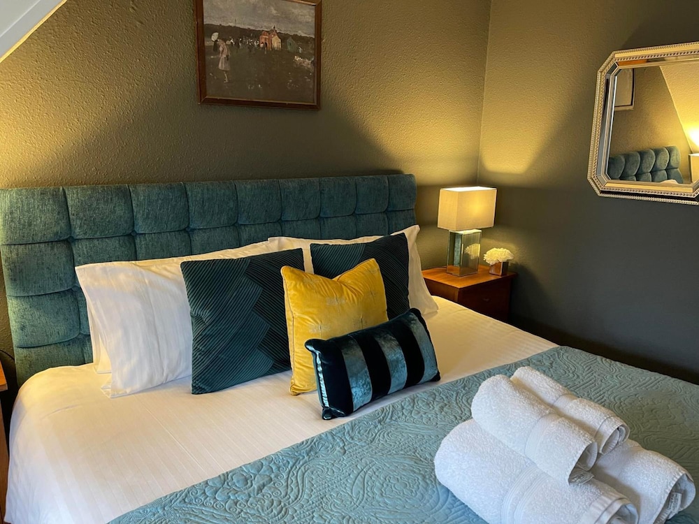 Broadlands Hotel - Adults Only view 5