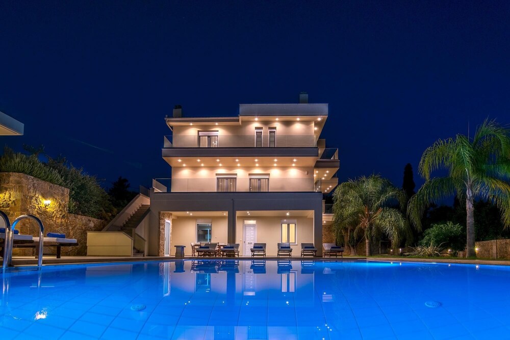 Melitini in Souda With 7 Bedrooms and 6 Bathrooms view 5