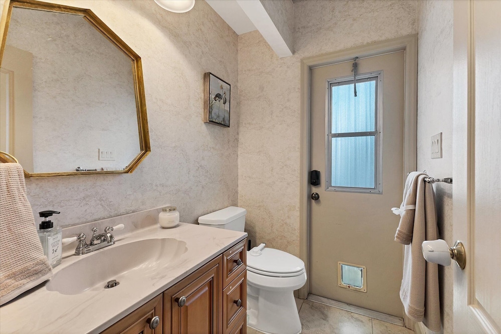Punta Gorda Isles 4-Bedroom Private Pool Home on Canal 4 Home