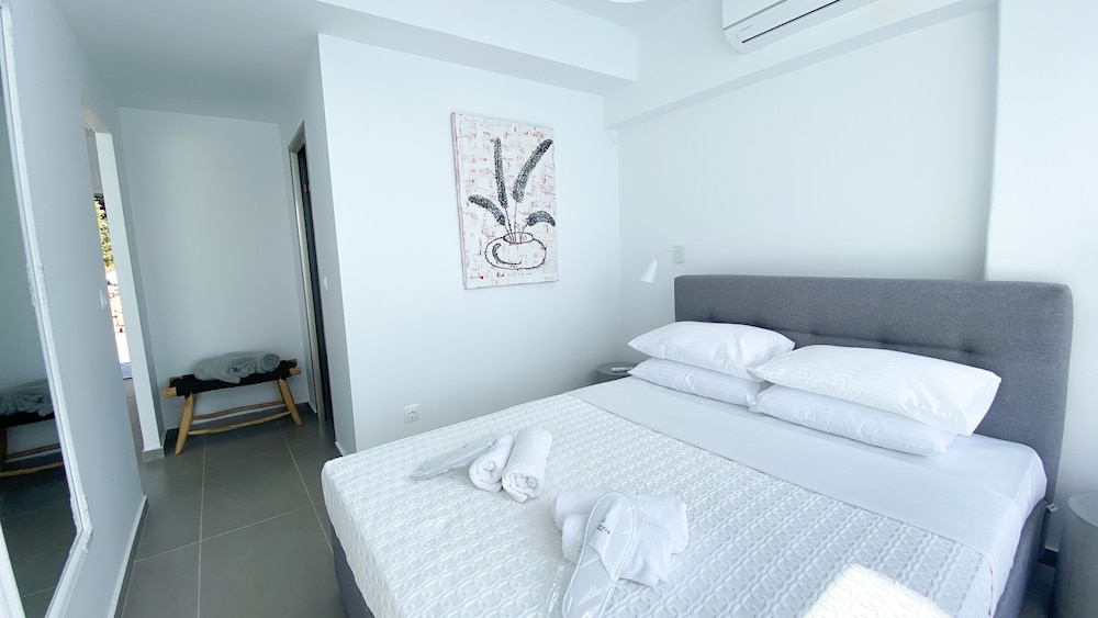 Amperian Mykonos Suites & Villas