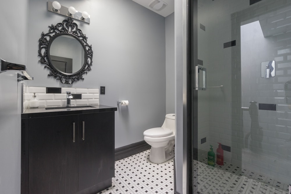 Applewood Suites - West Queen West Loft