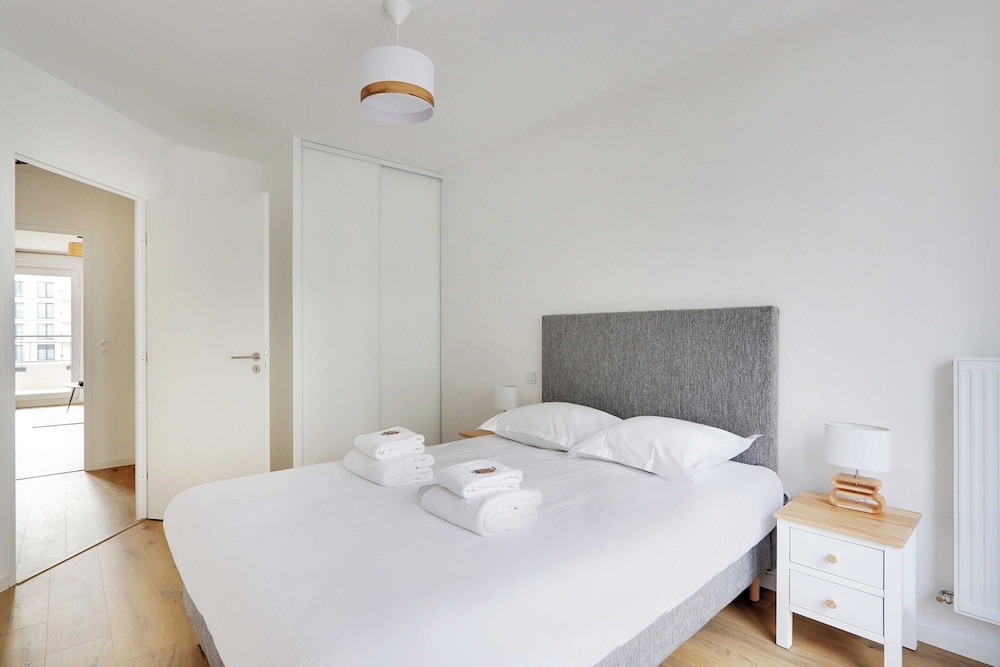 Modern Apartment - 2br/4p - Saint-ouen sur Seine view 2