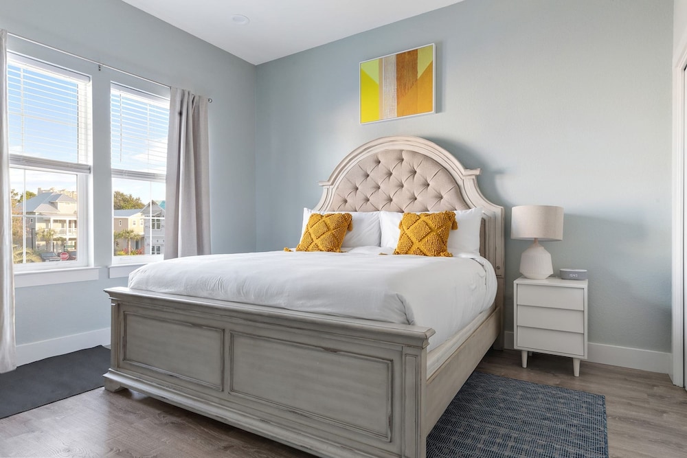 Miramar Beach Jewel Ultimate Group Retreat 5 King Bedrooms Pool Backyard