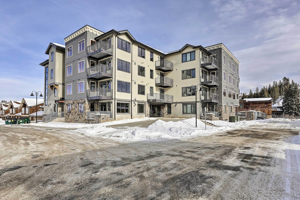 Winter Park Condo: Proximity to Cafes & Rec Center