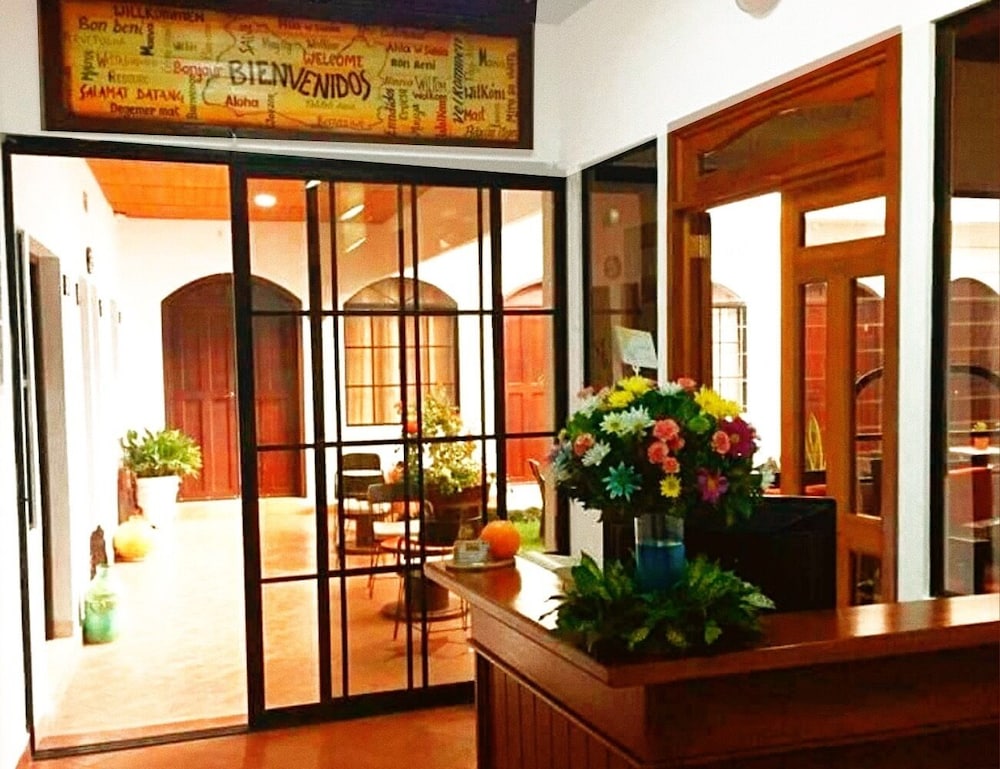 Hostal Las Puertas - Hostel