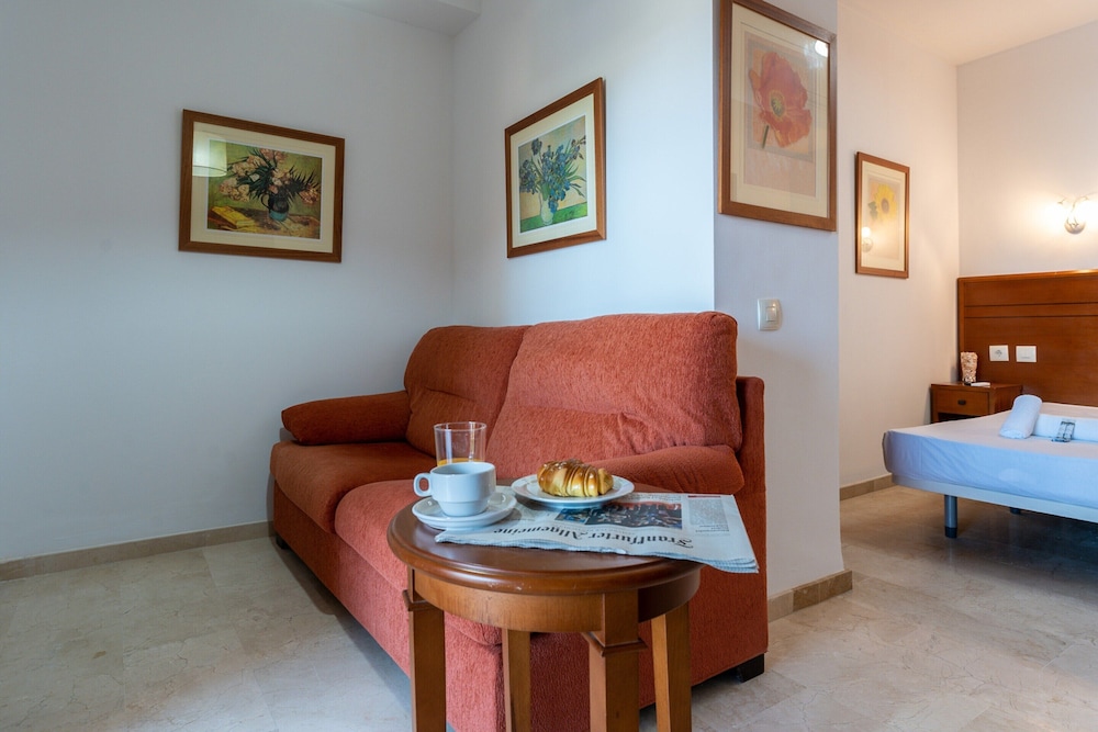 Beachfront Apartment -don Juan Manilva