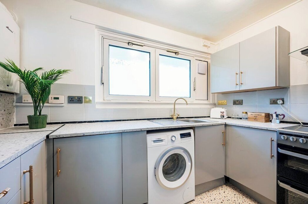 Beautiful 3bed house 7 min to Hyde Park