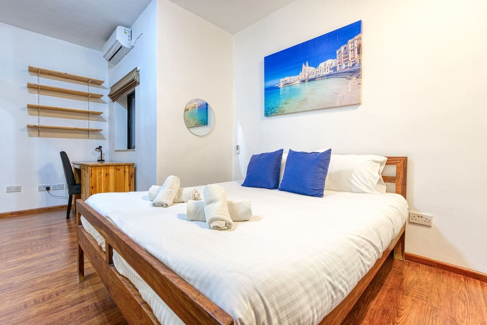 Benny s Seaside Escape Sliema