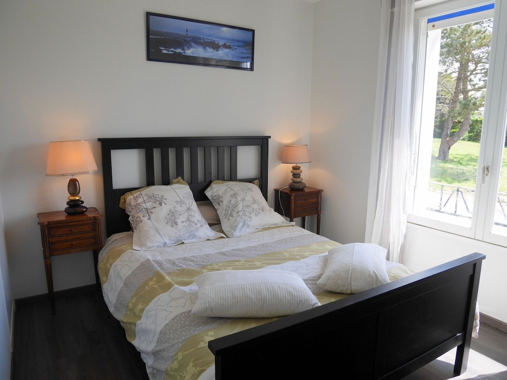 Holiday Home in Lampaul-plouarzel Nearby sea