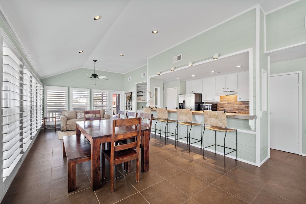 Maree by the Sea by Ryson Vacation Rentals