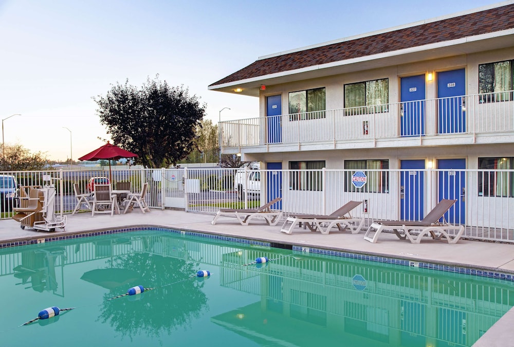 Motel 6 Troutdale, OR - Portland East