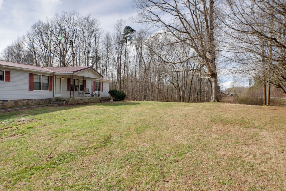 Dog-friendly Georgia Home w/ Grill  Fishing Pond! - Property Image 2