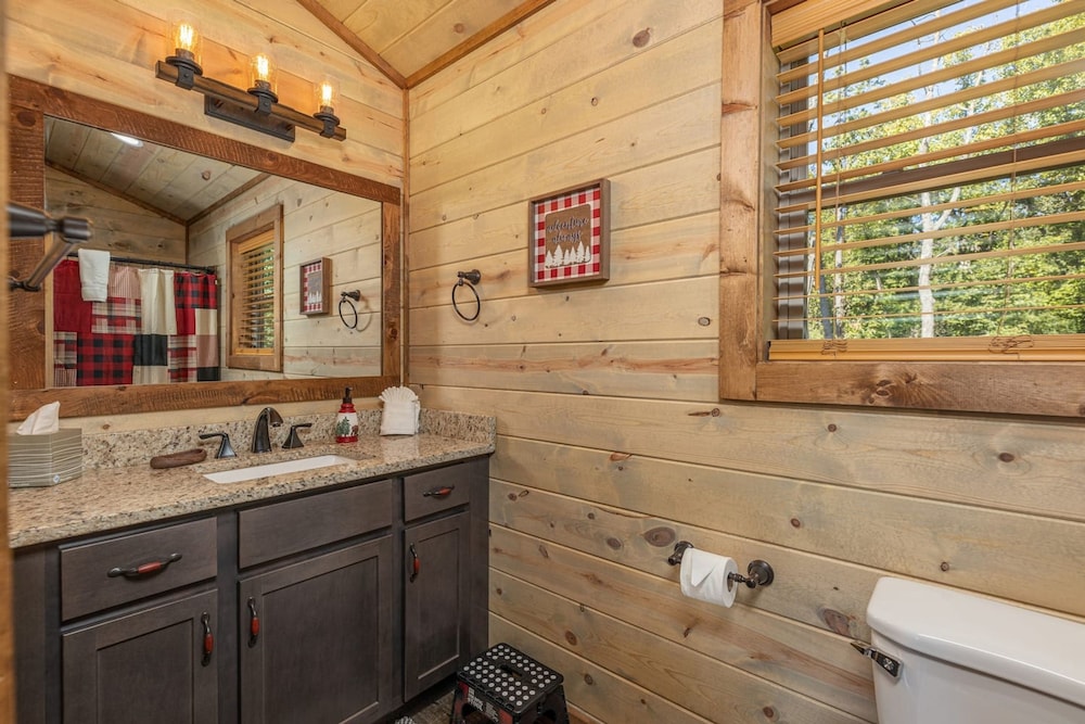 Lux Cabin Mtn Views Flat Parking Dog Friendly